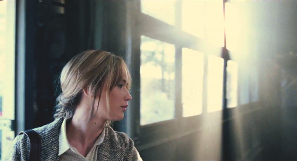 Ngoài ra thì Jennifer Lawrence trong phim Joy rất là dễ thương